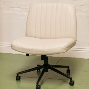 CREAM OFFICE CHAIR皮质可旋转办公椅